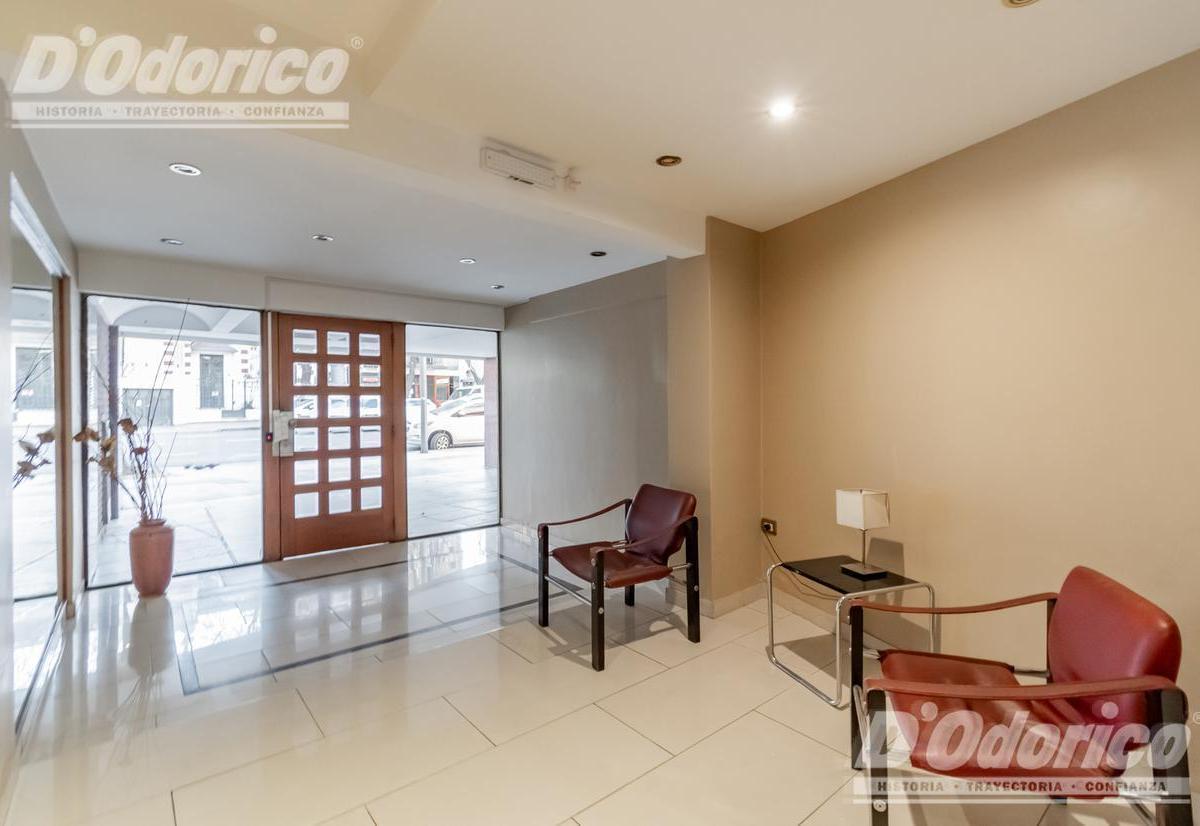 Departamento de 4 Dorm., Espacio Guarda Coche Fijo, Cubierto y Baulera en Venta en Caballito 5