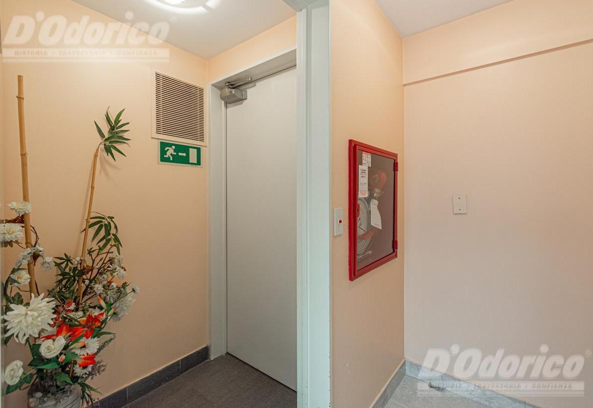 Exclusivo Piso de 4 Dorm. en Suite 2 Cocheras y Baulera en Venta en Flores. 1