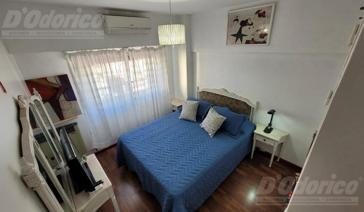 Departamento de 2 Dorm. con Cochera y Baulera en Venta en Caballito 2