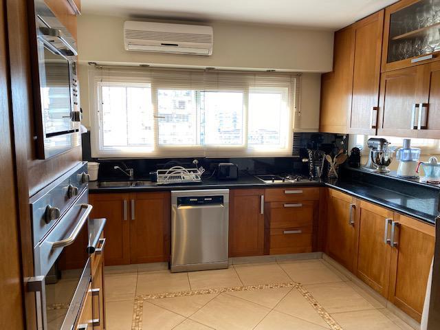 Departamento en Venta de 3 Dorm. con Dependencia en Belgrano 1