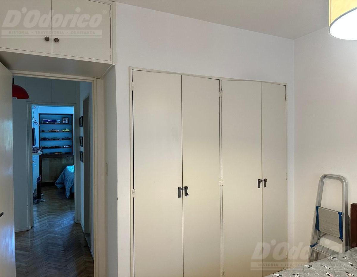 Semi Piso de 3 Dorm. y Dep. Servicio en Venta en Flores 3