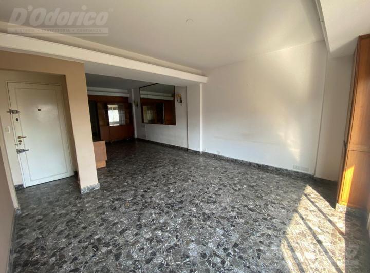 Departamento  de  3 dormitorios y espacio guarda coche en venta  en Caballito 4