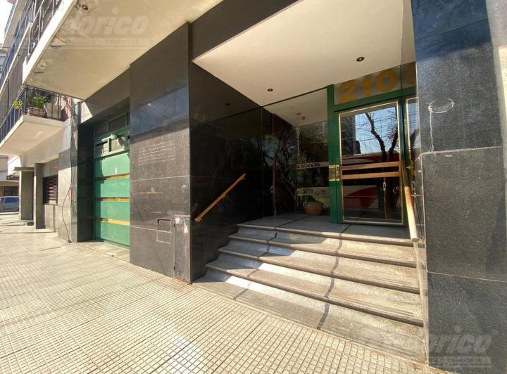 Departamento  de  3 dormitorios y espacio guarda coche en venta  en Caballito 1
