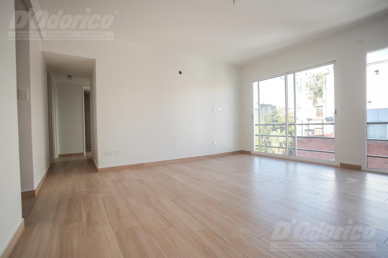 Departamento en Venta de 2 Dormitorios y cochera en Palermo - Las Cañitas