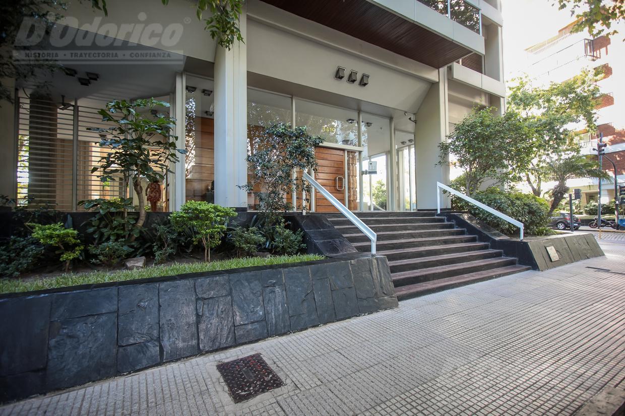 Departamento en Venta de 3 Dormitorios con cochera fija cubierta y dependencia en Belgrano R.