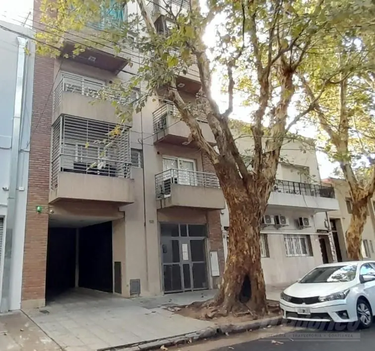 Departamento de 2 ambientes  en venta en Flores. Apto Profesional. 2