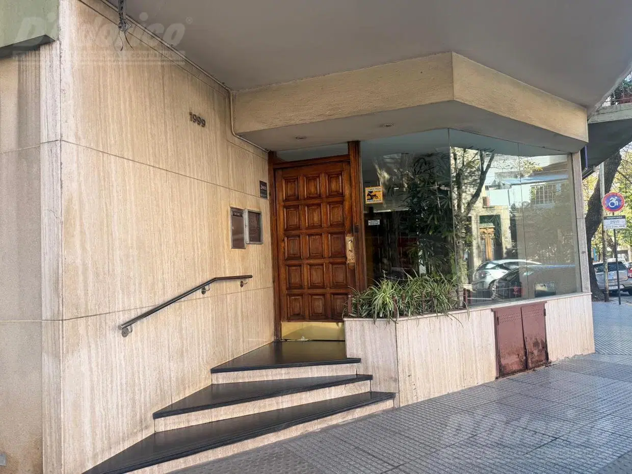 Departamento de 1 dormitorio en venta en Flores 2