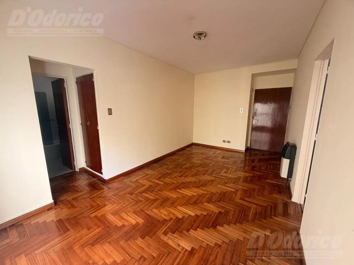 Departamento de 1 dormitorio en venta en Flores 3