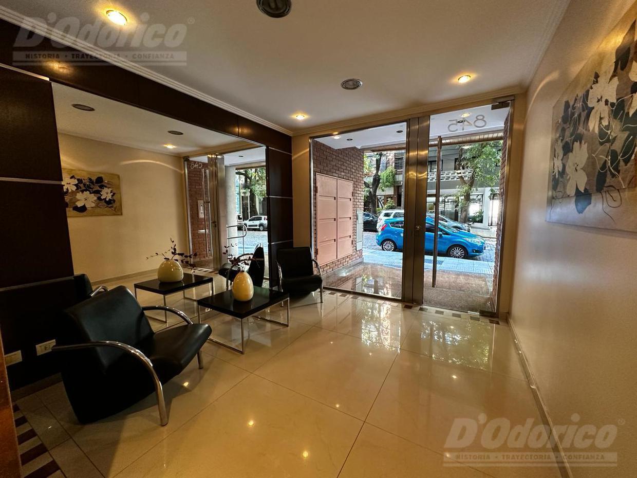 Piso de 3 dormitorios en venta en Caballito, con dep. servicio cochera fija  cubierta y baulera