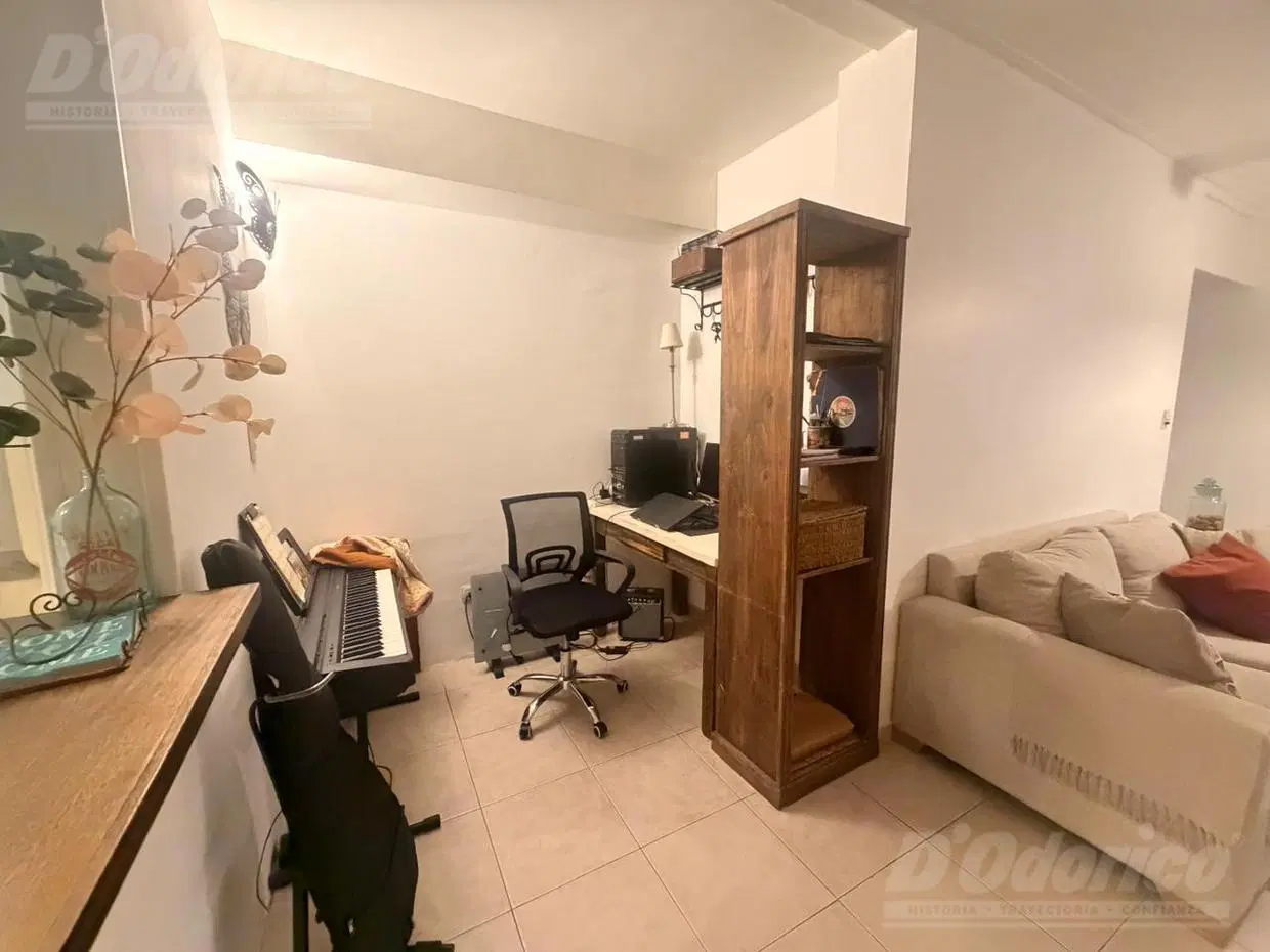 Departamento en venta de 2 dormitorios con patio y baulera, en venta en Flores 4