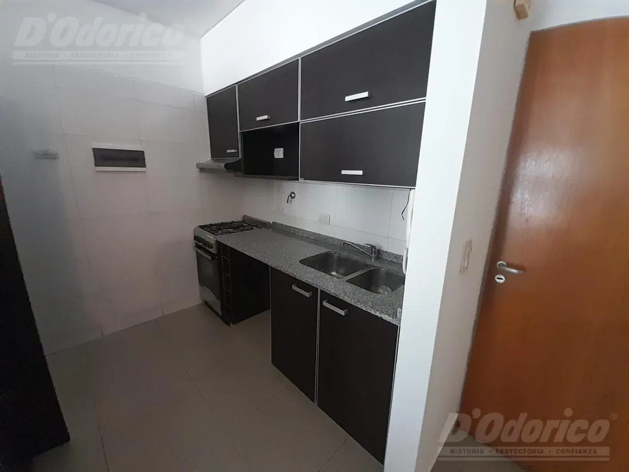 Departamento de 2 dormitorios c/cochera en alquiler en Caballito. 2