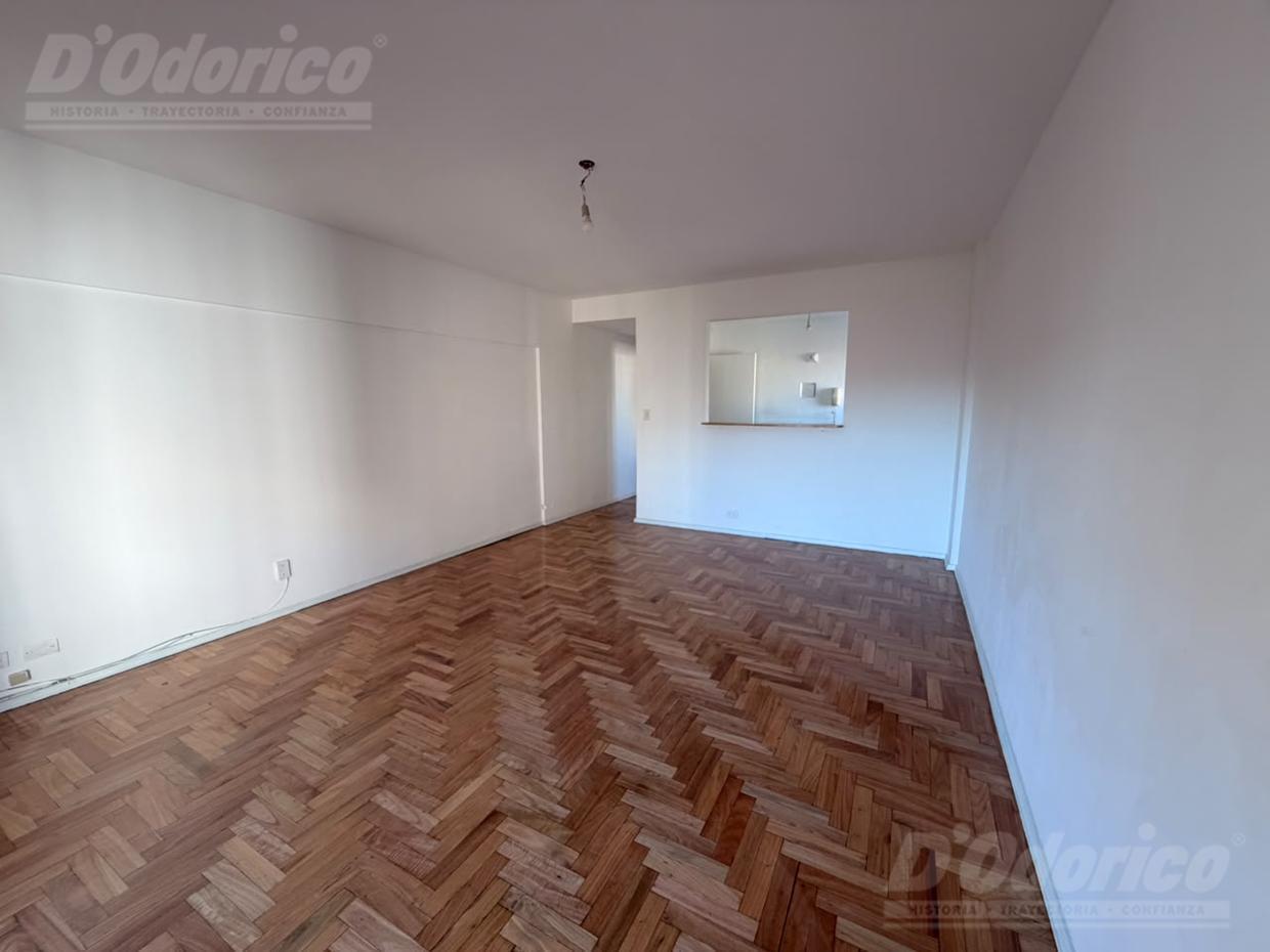 Foto de Departamento 2 dormitorios con cochera fija y cubierta en venta en, imagen 2