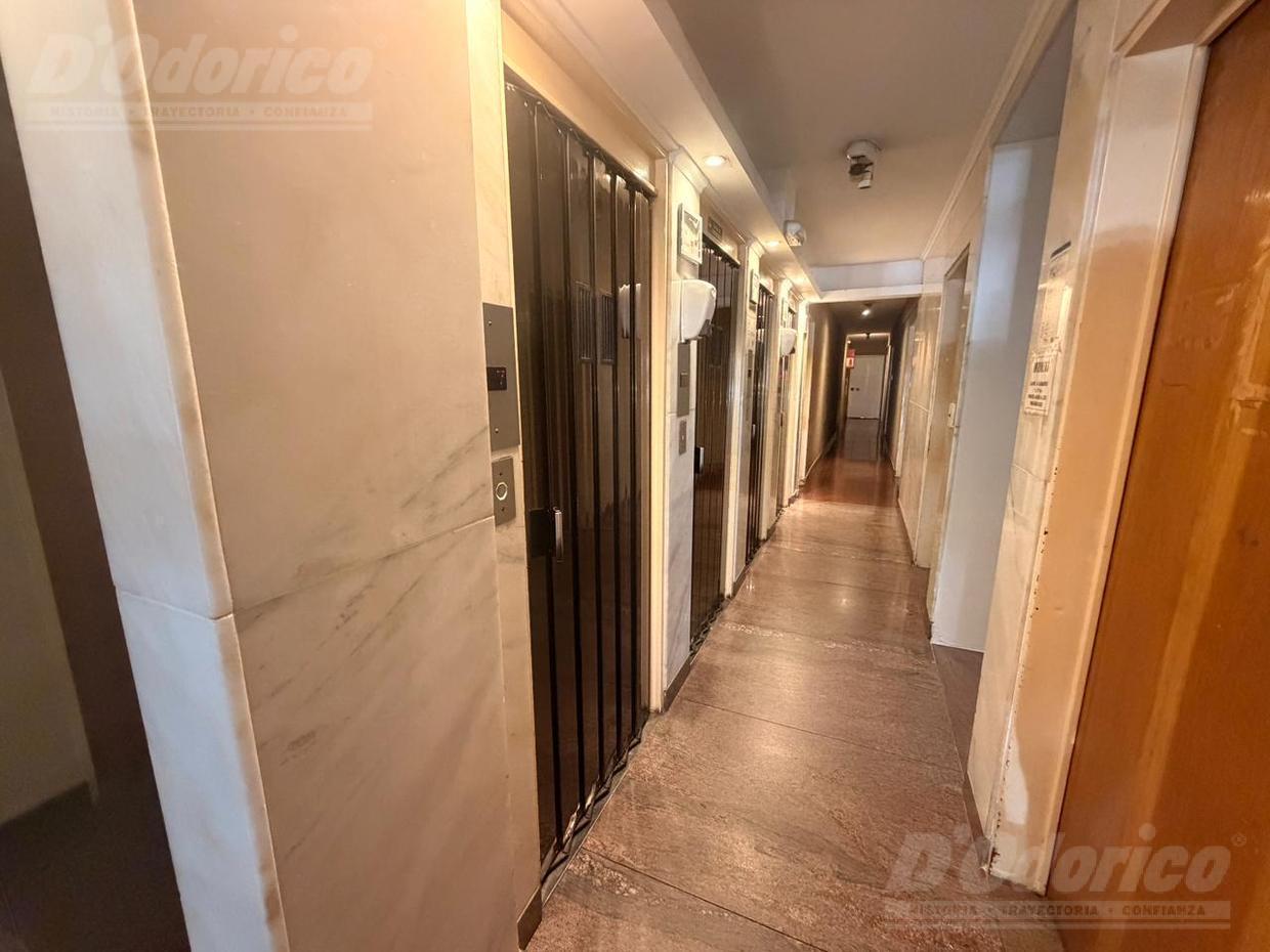 Foto de Departamento 2 dormitorios con cochera fija y cubierta en venta en, imagen 4