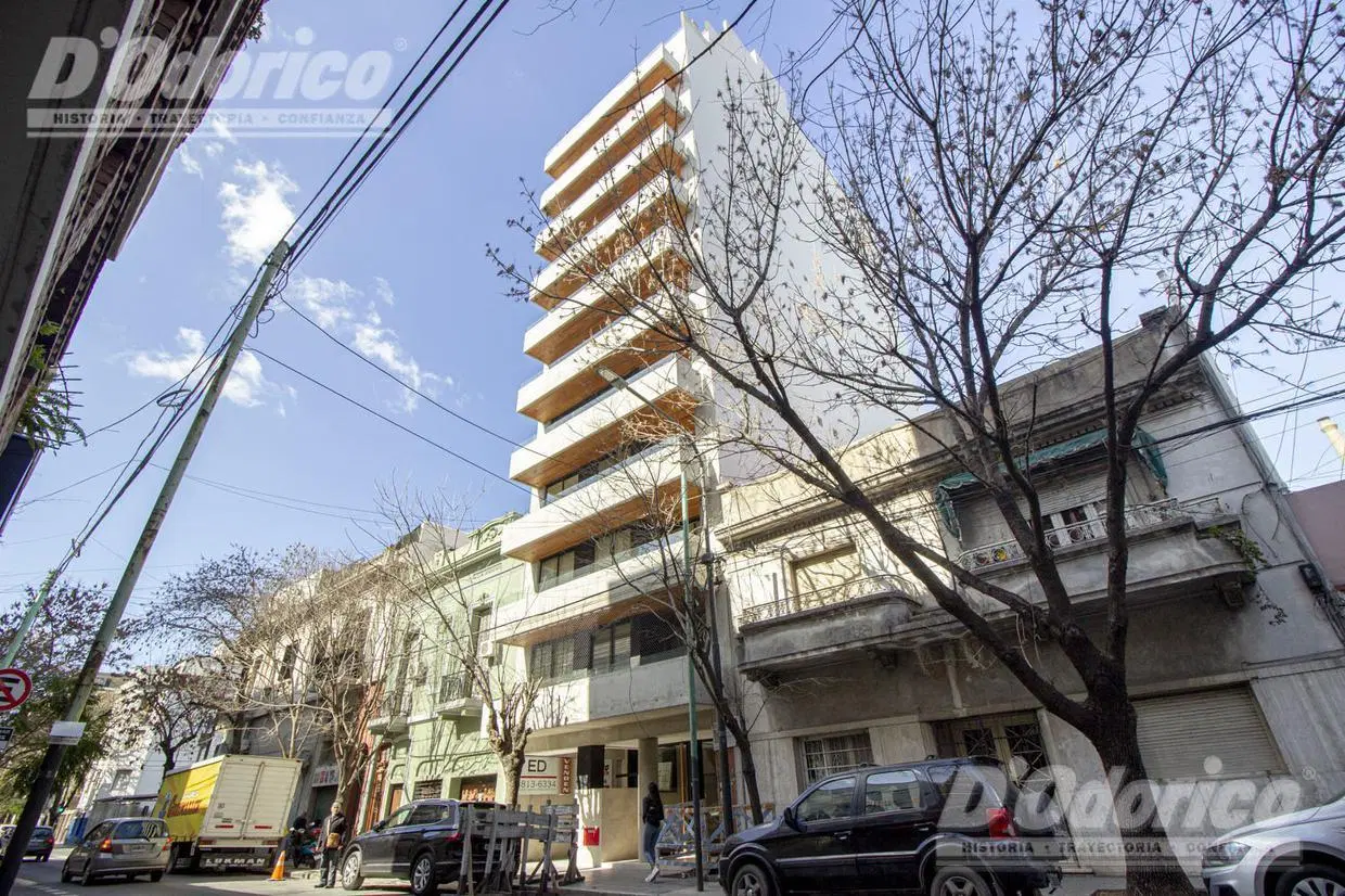Departamento de 3 dormitorios y cochera en alquiler en Caballito 1