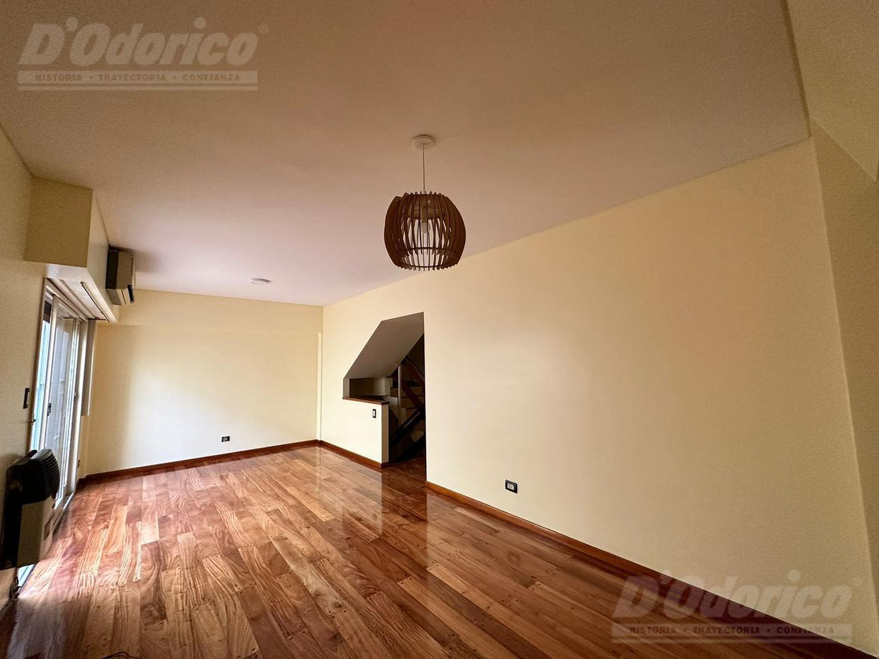 Foto de Dúplex (tipo casa) de 3 dormitorios con cochera en alquiler en, imagen 1