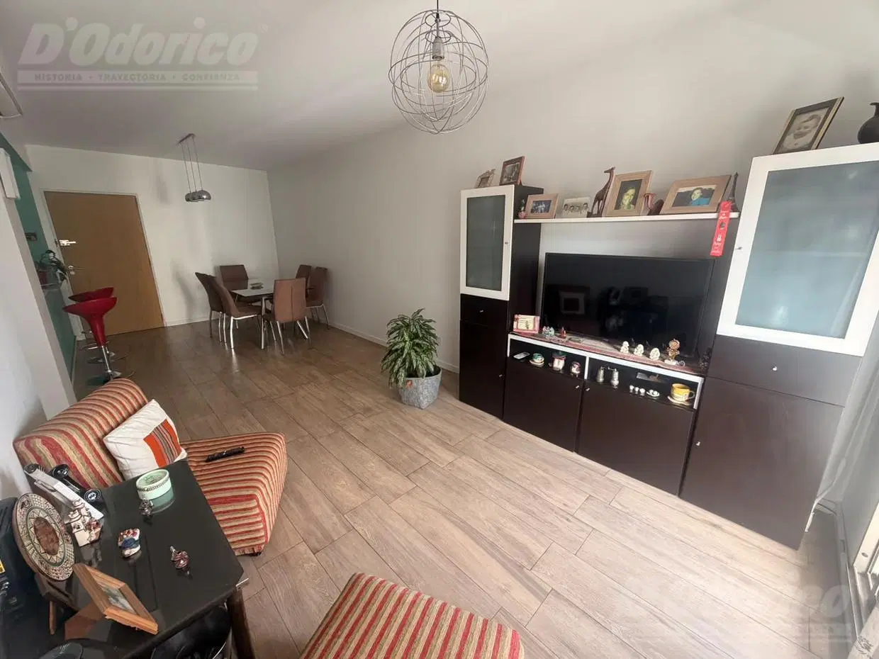 Piso de 3 ambientes con cochera en venta en Caballito 8