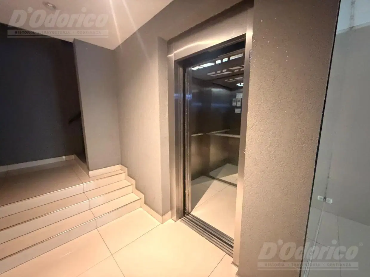 Piso de 3 ambientes con cochera en venta en Caballito 3