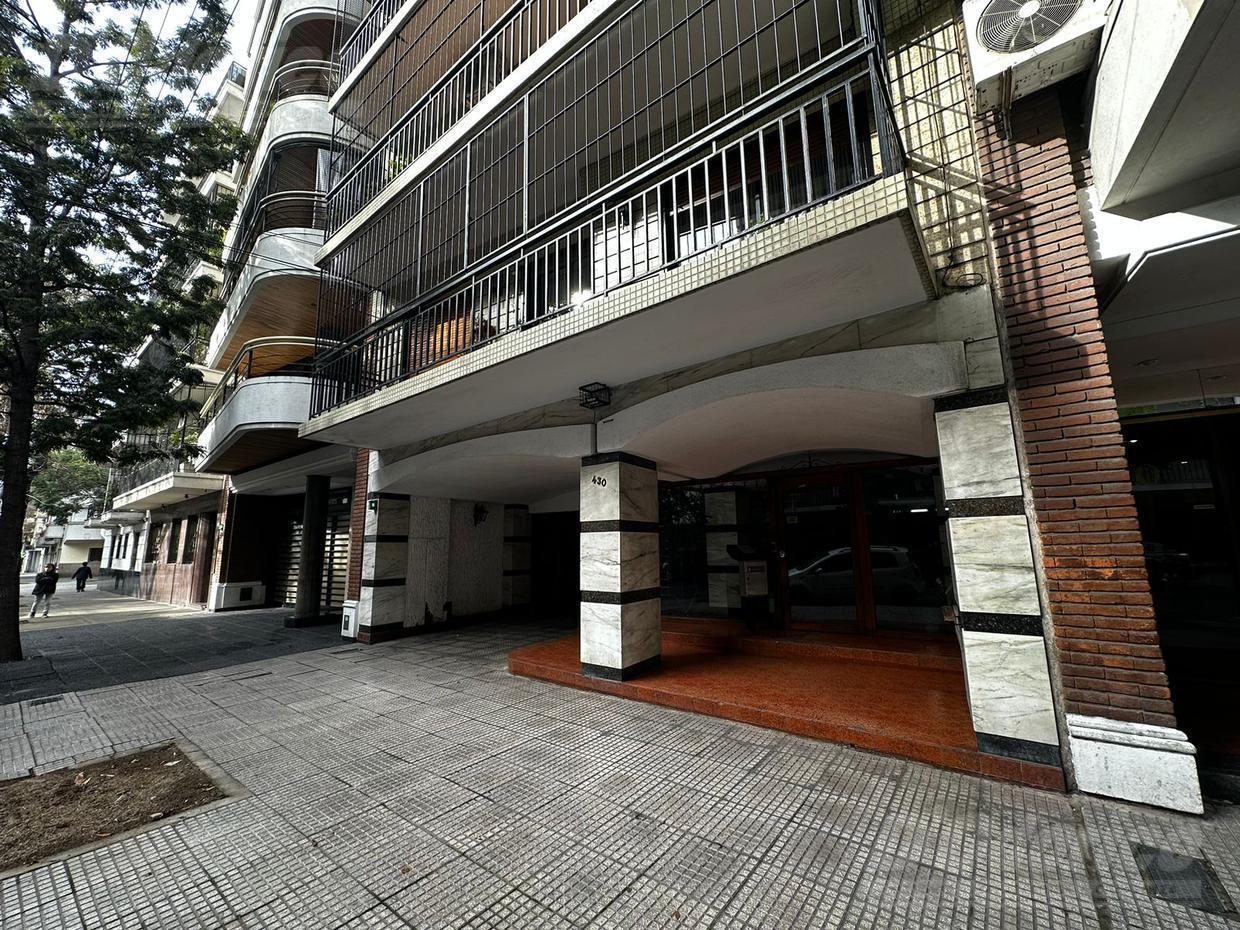 Foto de Departamento de 3 dormitorios, dep. serv. cochera y baulera en alquiler, imagen 3