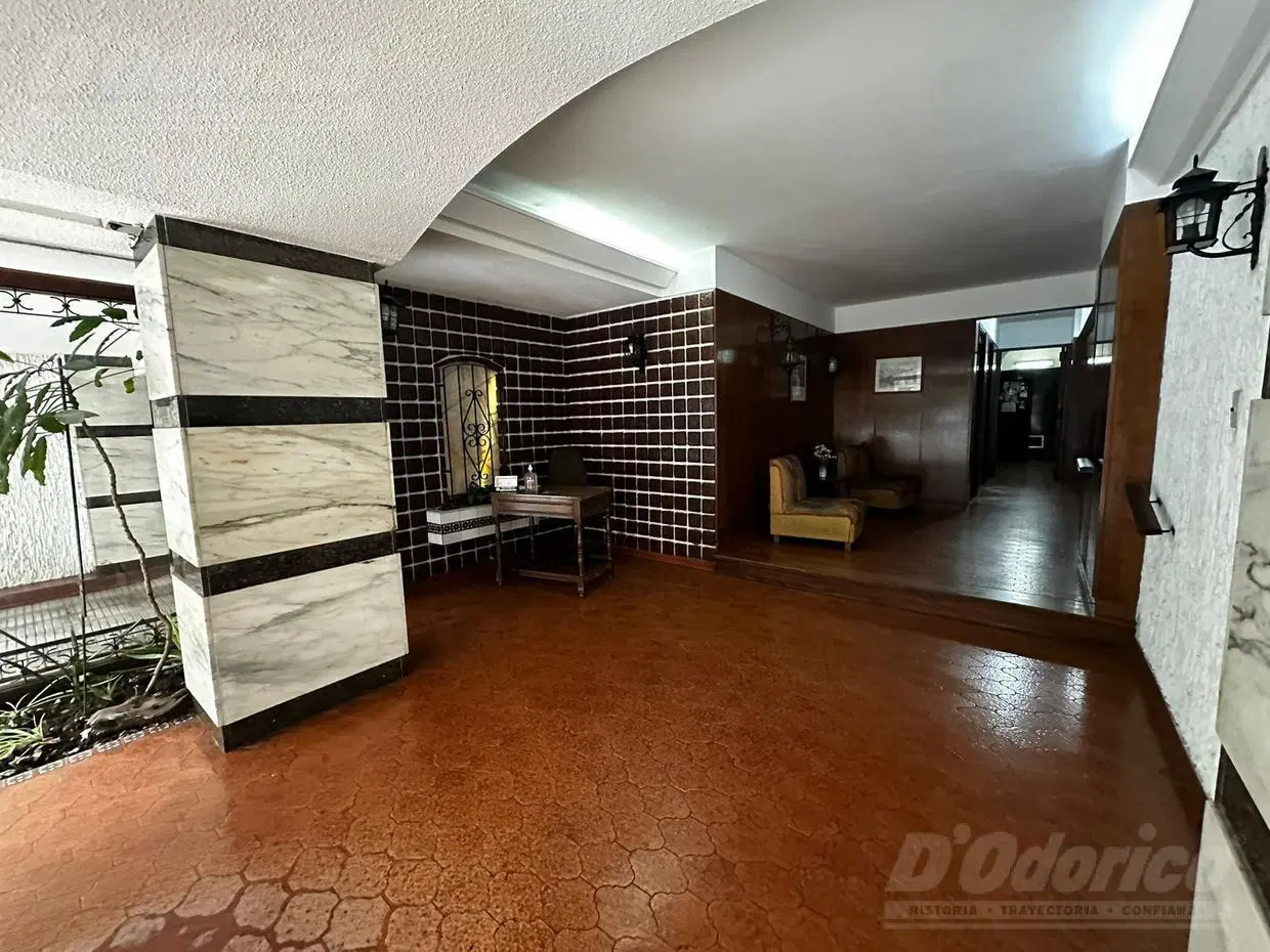 Departamento de 3 dormitorios, dep. serv. cochera y baulera en alquiler en Caballito 5