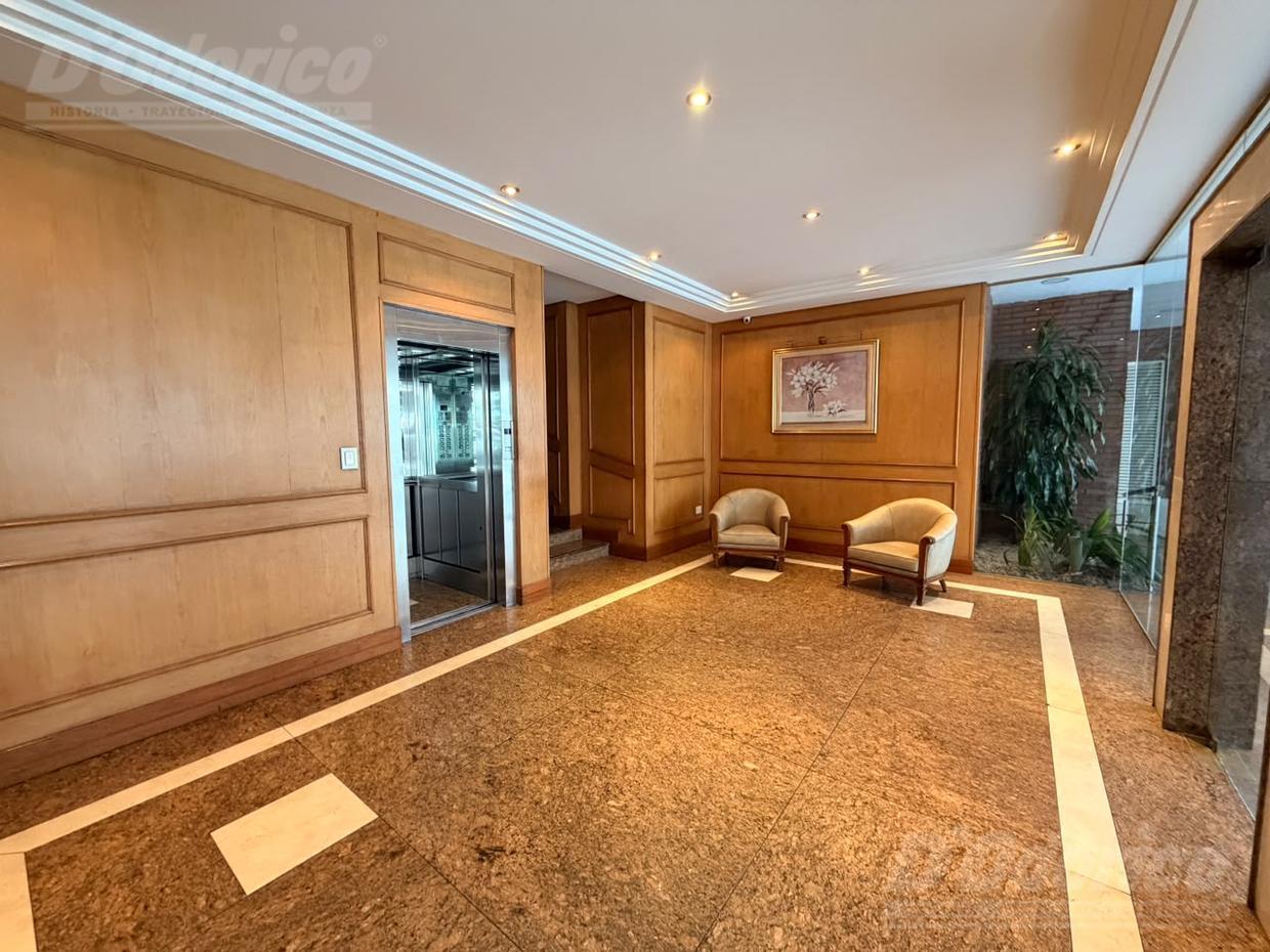 Foto de Semi piso de 4 ambientes c/cochera en venta en Flores, imagen 2