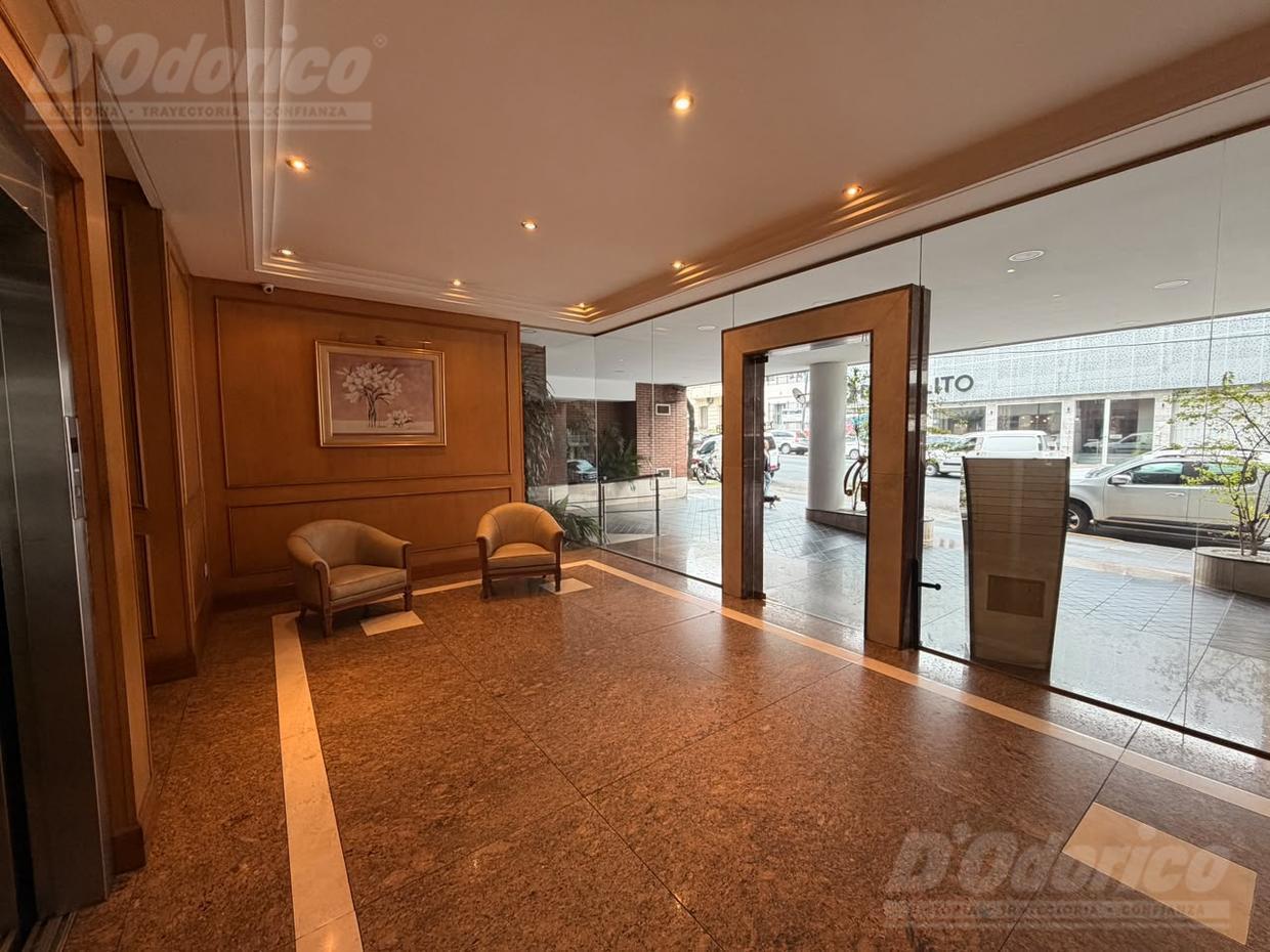 Foto de Semi piso de 4 ambientes c/cochera en venta en Flores, imagen 4