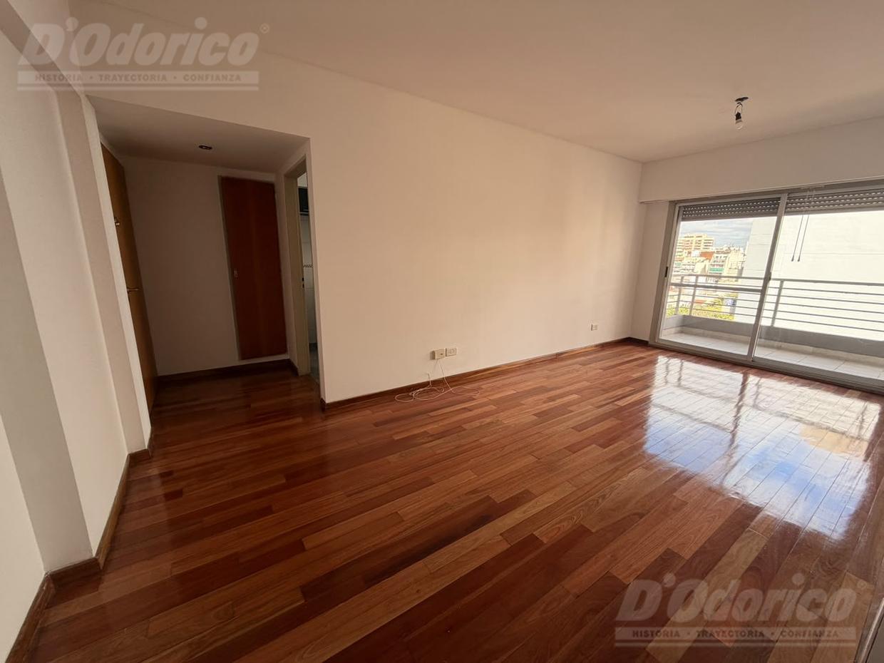 Foto de Departamento de 2 dormitorios y espacio guarda coche fijo y cubierto en, imagen 4