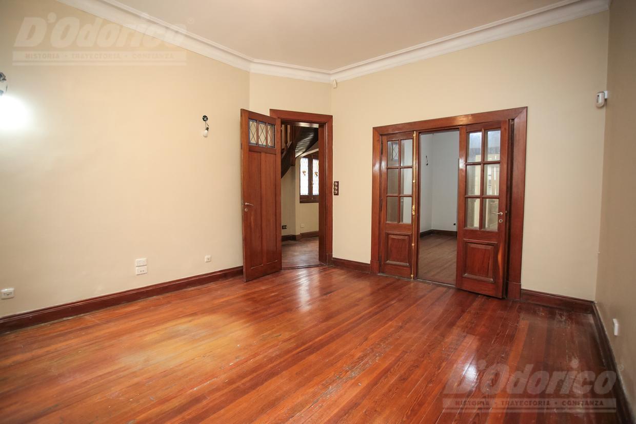 Foto de Casa Estilo Inglés en Alquiler en Belgrano R., imagen 4