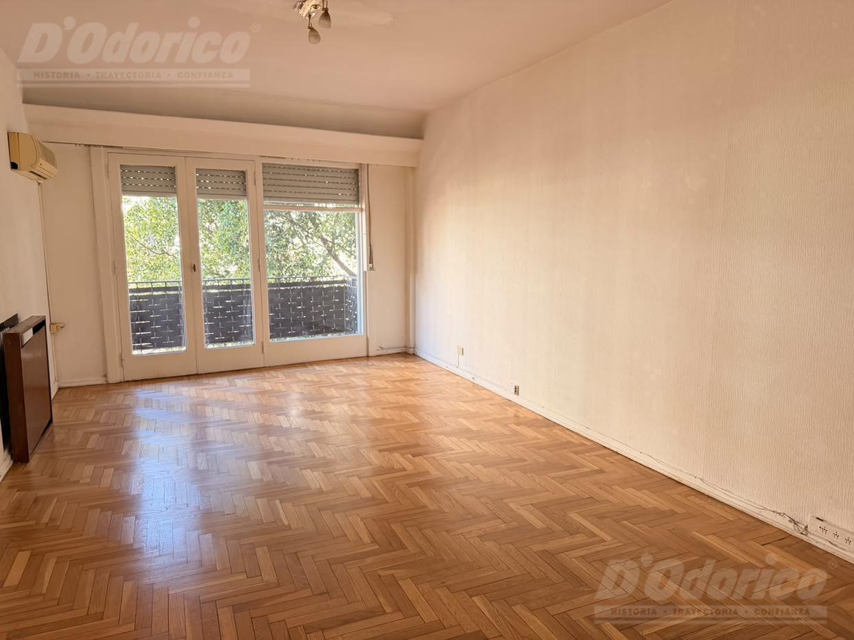 Foto de Semi piso de 2 dormitorios y escritorio en venta en Caballito., imagen 2