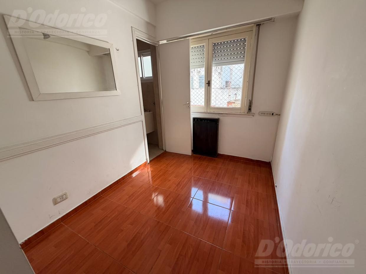 Foto de Semi piso de 2 dormitorios y escritorio en venta en Caballito., imagen 3