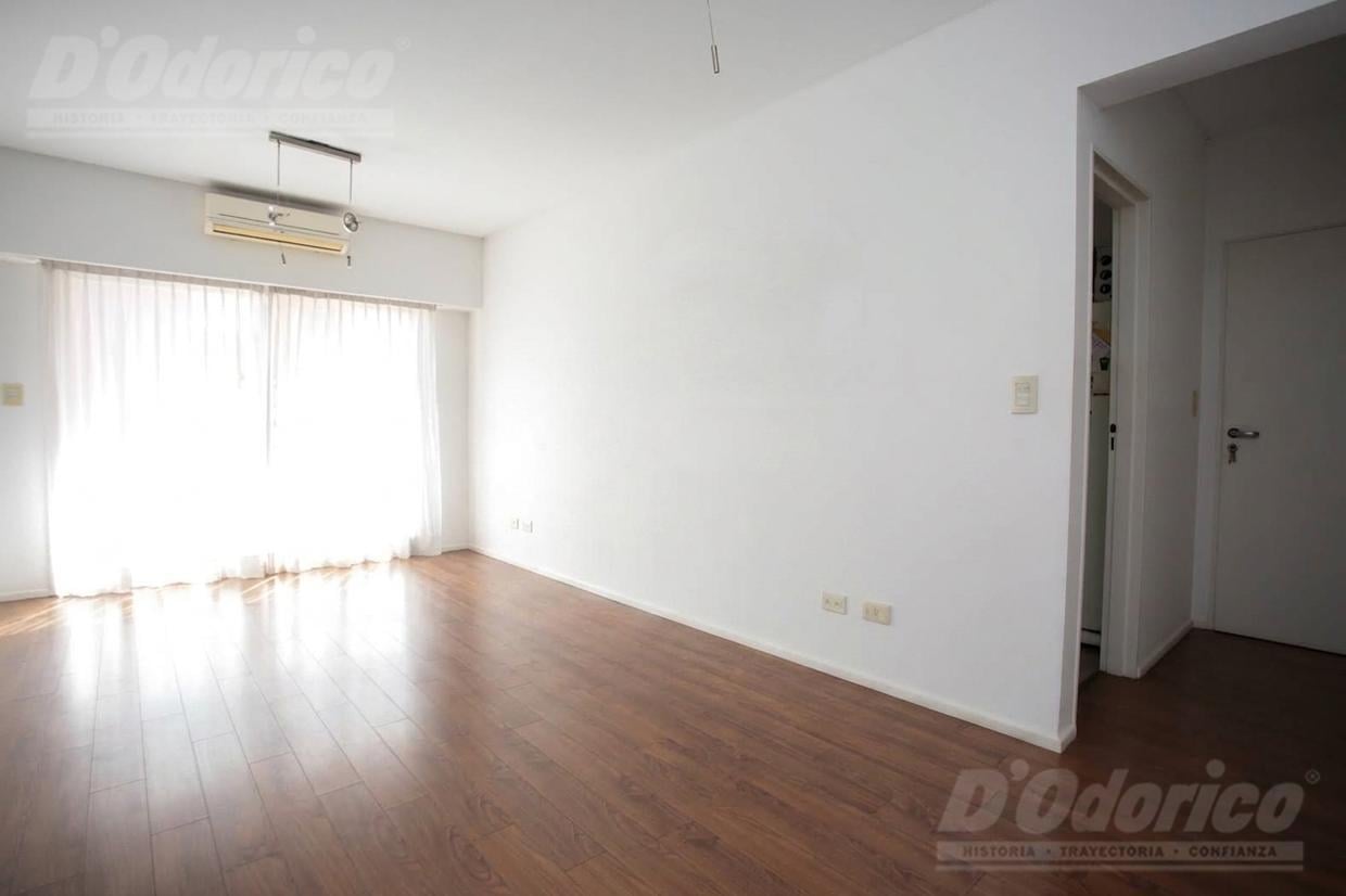 Foto de Departamento en Alquiler de 2 Dormitorios con cochera fija en Belgrano, imagen 2