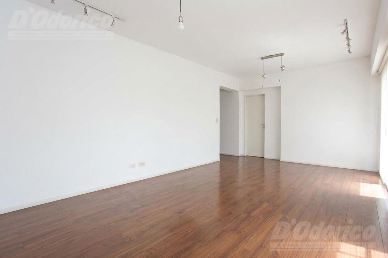 Foto de Departamento en Alquiler de 2 Dormitorios con cochera fija en Belgrano, imagen 3