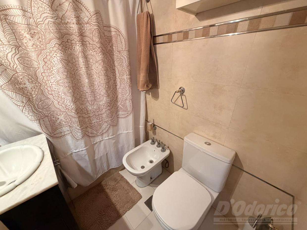 Foto de Dúplex de 3 dormitorios con cochera doble en venta en Caballito., imagen 2