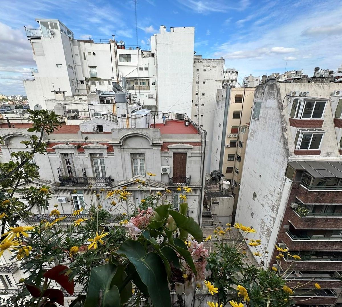Luminoso y Amplio Semipiso en Venta en Recoleta 3