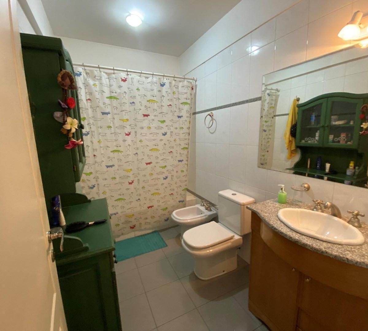 Casa en Venta en Barrio Cerrado en Villa del Parque