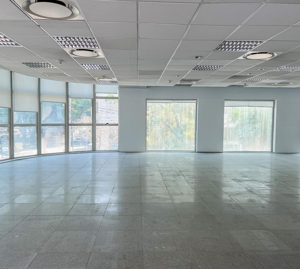 Oficina en Alquiler en Libertador / Rio, Martínez, San Isidro