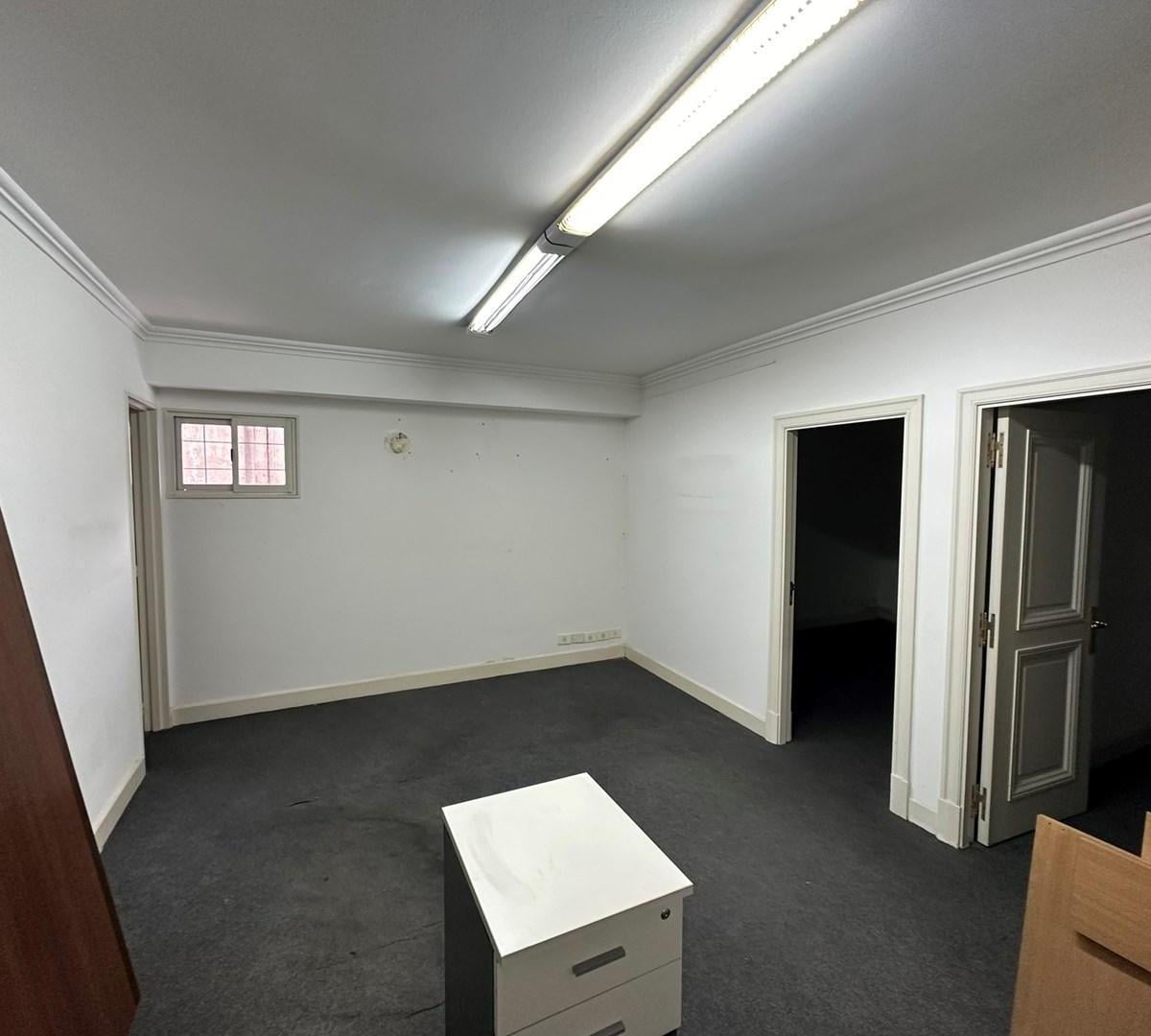 Foto de Oficina de 80 m2 en Venta y/o alquiler en Microcentro, imagen 3