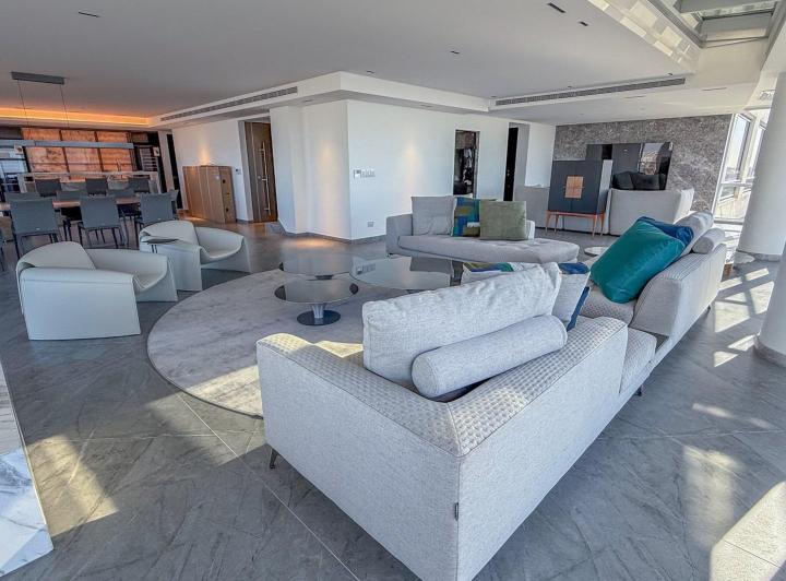 Foto de Departamento Triplex en Alquiler en Vicente López, G.B.A. Zona Norte, imagen 2