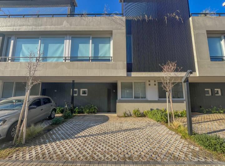 Casa  en Venta en Lomas de San Isidro, San Isidro, G.B.A. Zona Norte 3