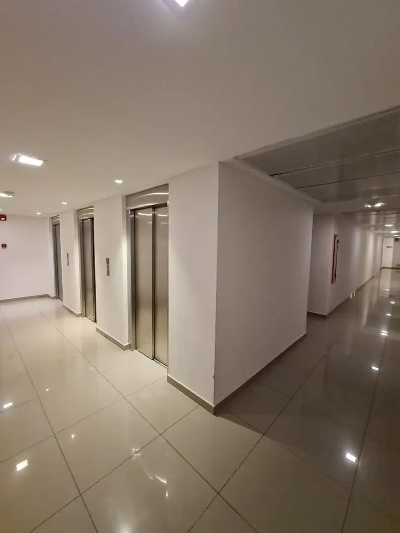 OPORTUNIDAD- Oficina  de 87 mts 2 en Alquiler en La Musa Star 4