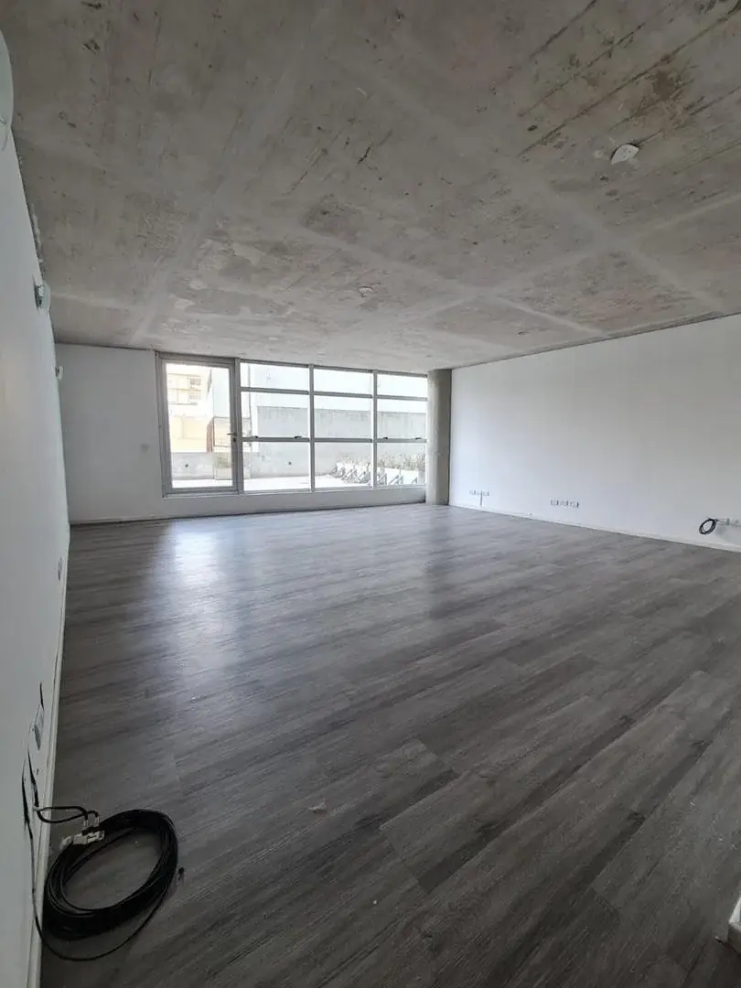 OPORTUNIDAD- Oficina  de 87 mts 2 en Alquiler en La Musa Star 3