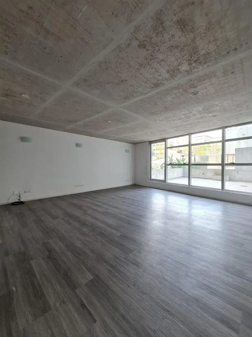 OPORTUNIDAD- Oficina  de 87 mts 2 en Alquiler en La Musa Star 2