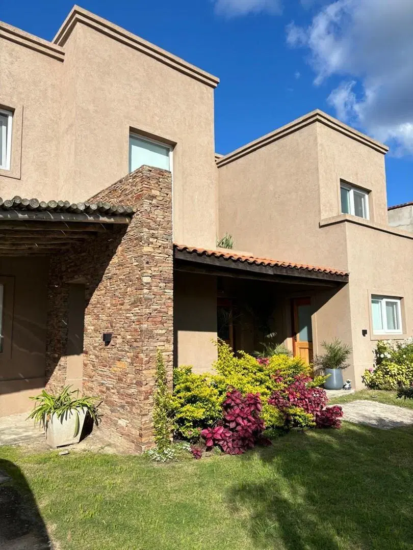 Casa en Venta a la laguna en El Cantón, Escobar, G.B.A. Zona Norte 5