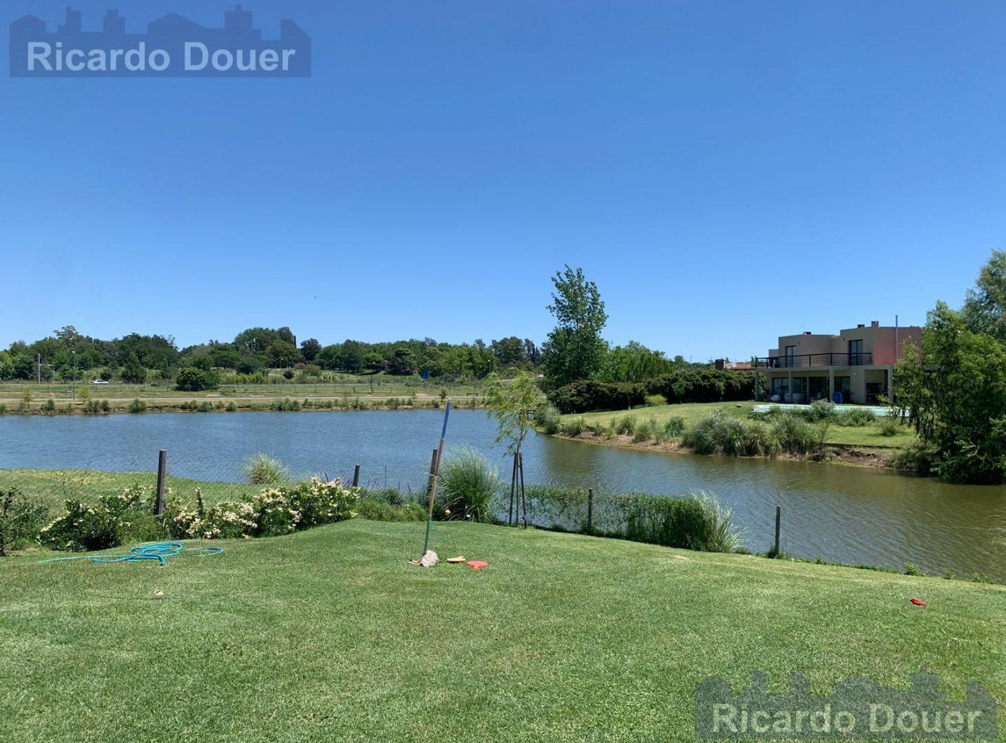 Foto de Casa en alquiler temporario verano a la laguna en el Barrio El Cantón, imagen 1