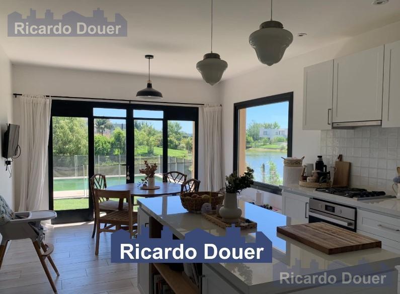 Foto de Casa en alquiler temporario verano a la laguna en el Barrio El Cantón, imagen 2