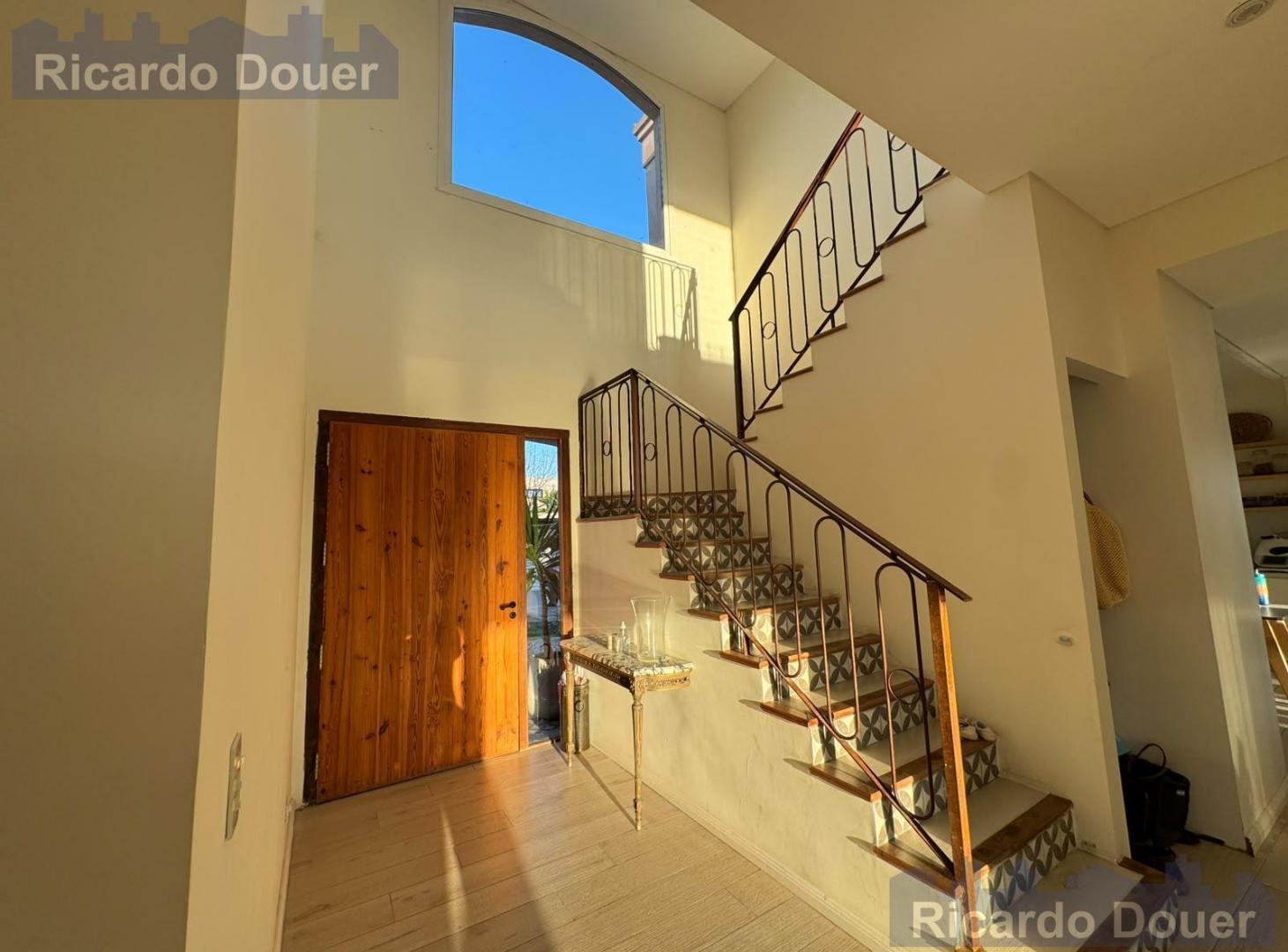 Foto de Alquiler de Verano – Casa con Pileta y Vista al Golf – El Cantón, imagen 2