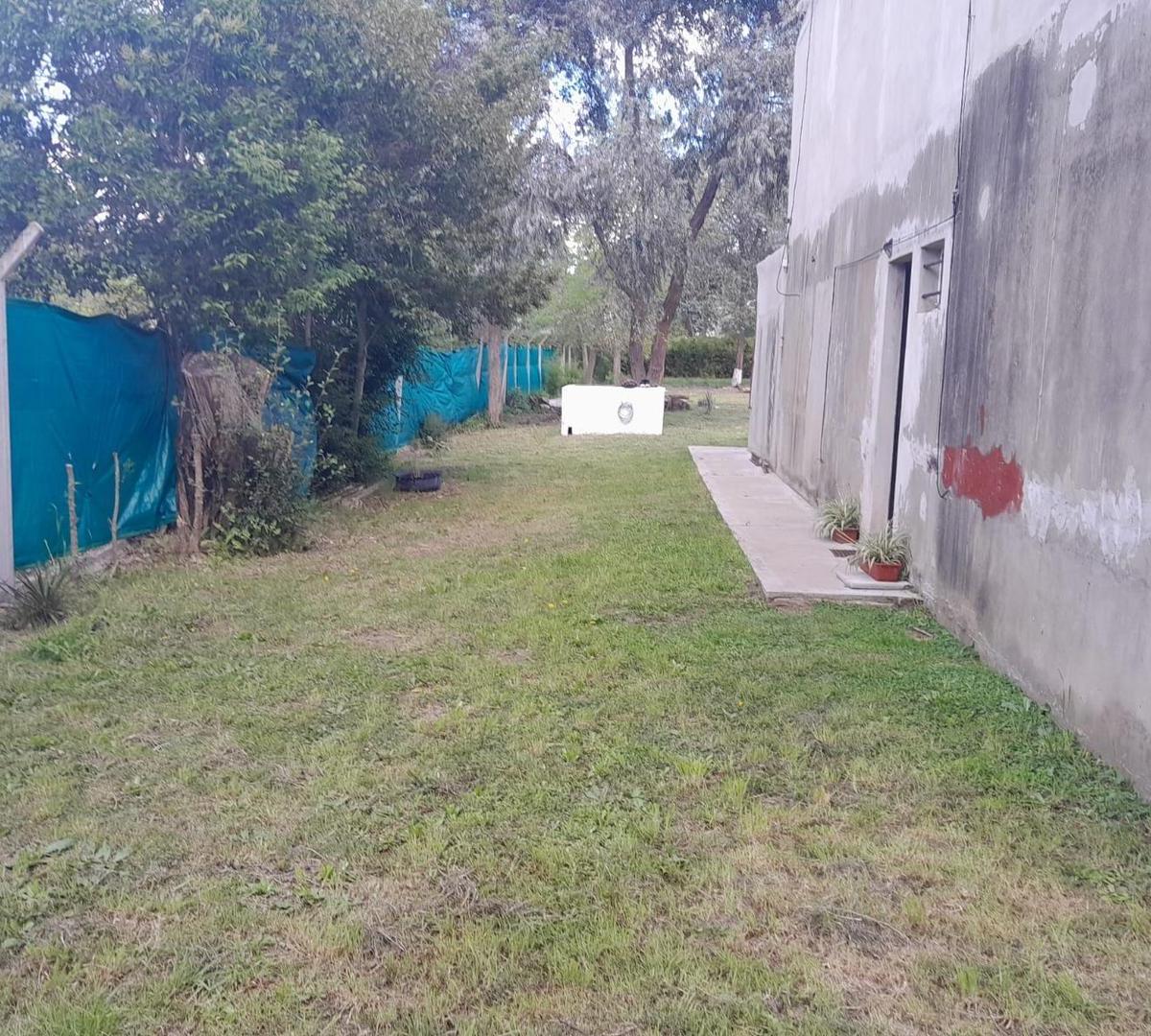 Casa 6 Amb. con Pisicina sobre lote de 3700 m2