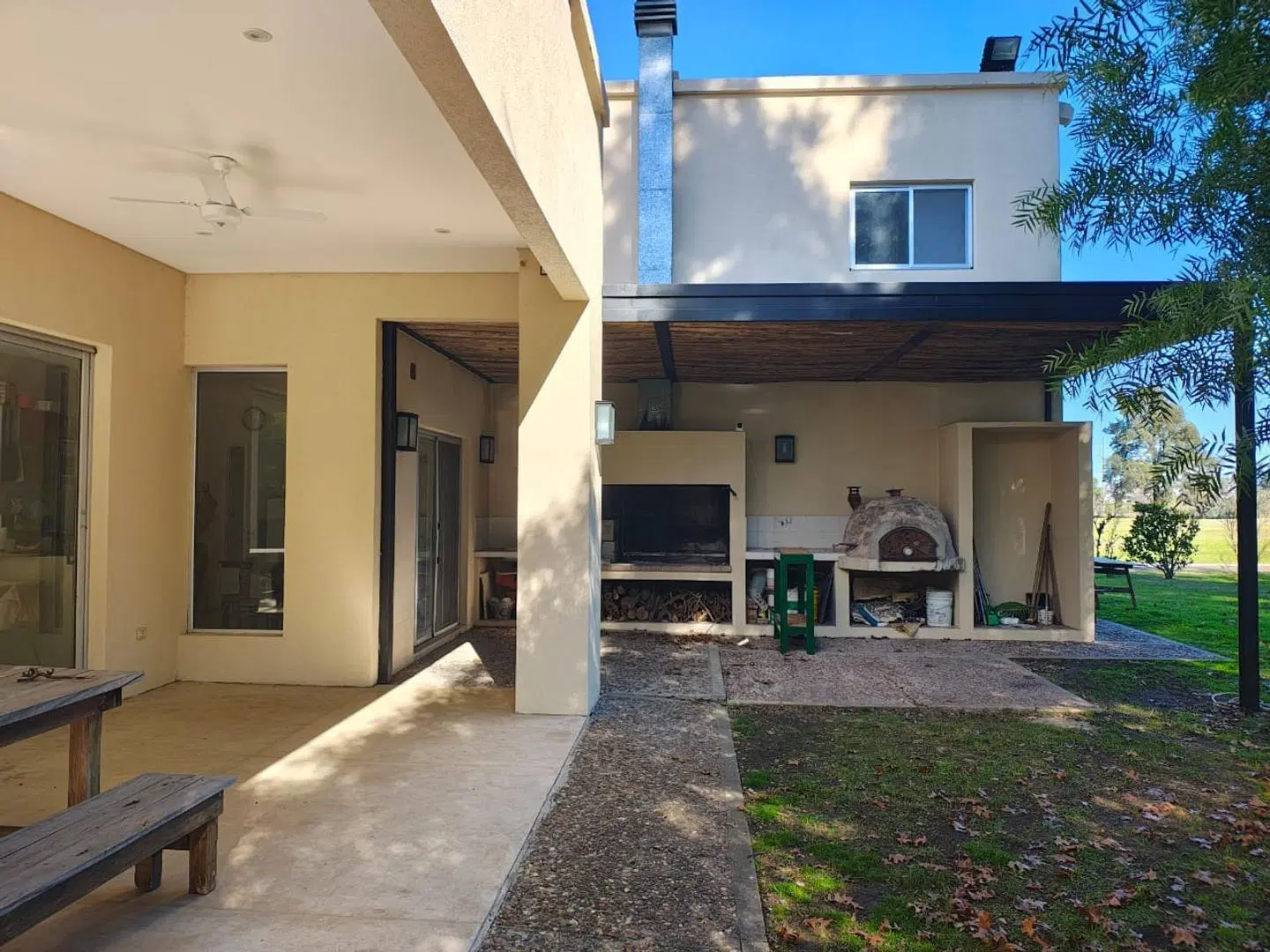 Casa 5 Amb y Play. Cochera. Qcho c/parr. Piscina. Parque 4