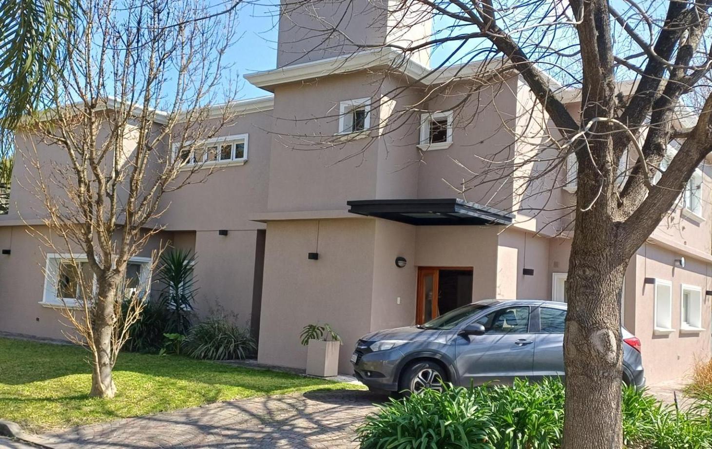 Foto de Casa 4 Amb con Dep-Serv.Parque c/Quincho y Parrilla. Piscina, imagen 1