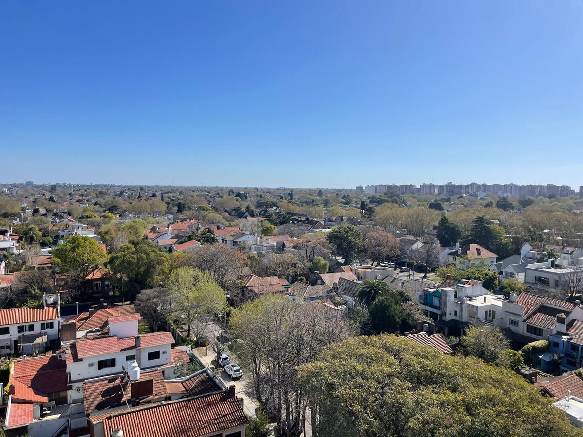 PISO ALTO – VISTA AL RIO! EDIFICIO CARPE DIEM – FULL AMENITIES – VIGILANCIA!