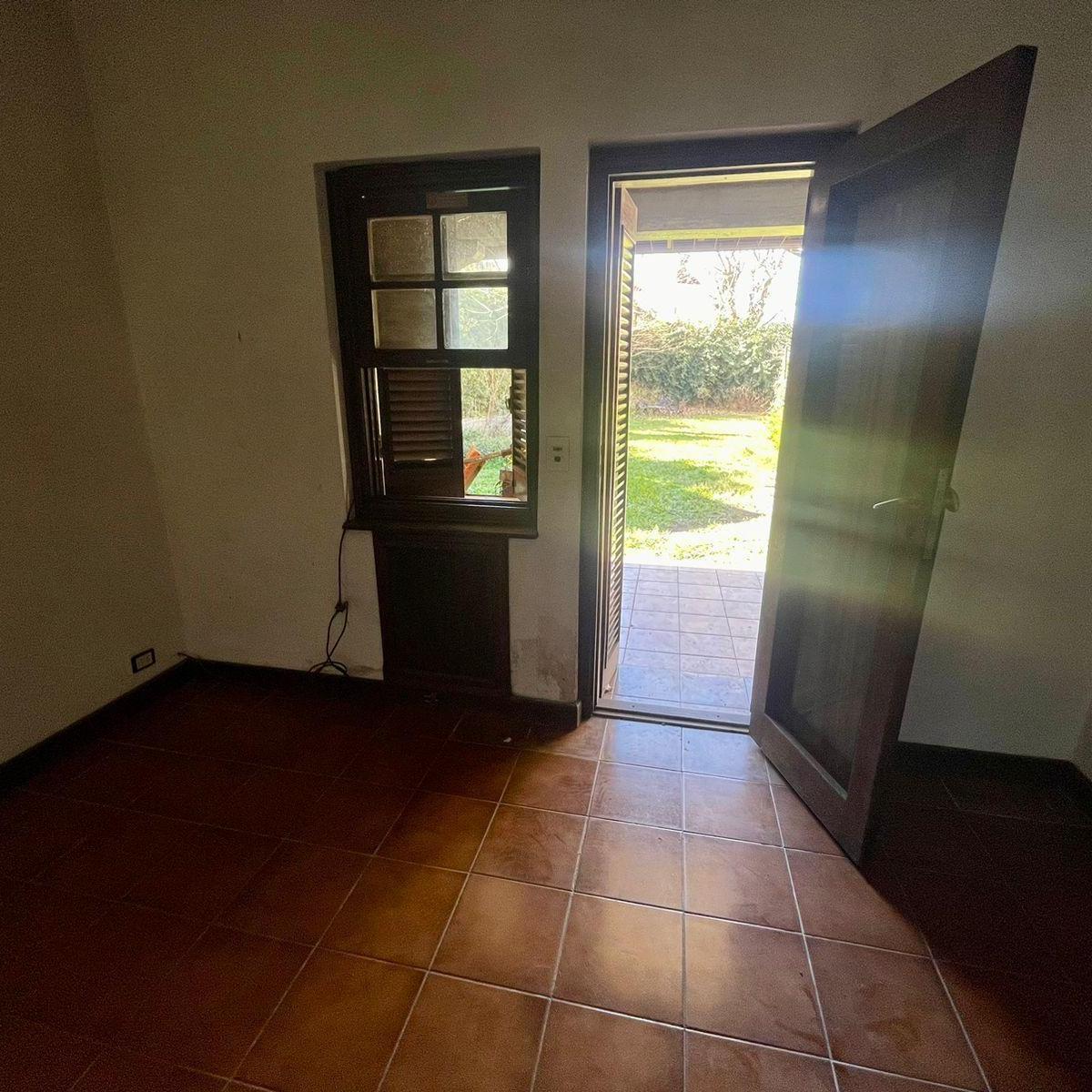 Casa de Estilo a Refaccionar - Super Lugar! 1